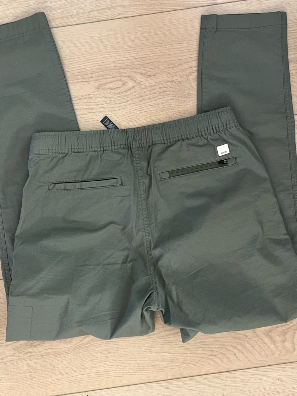 Vuori Cargo Pants in Olive